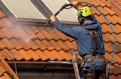 Démoussage et hydrofuge de toiture à Arches
